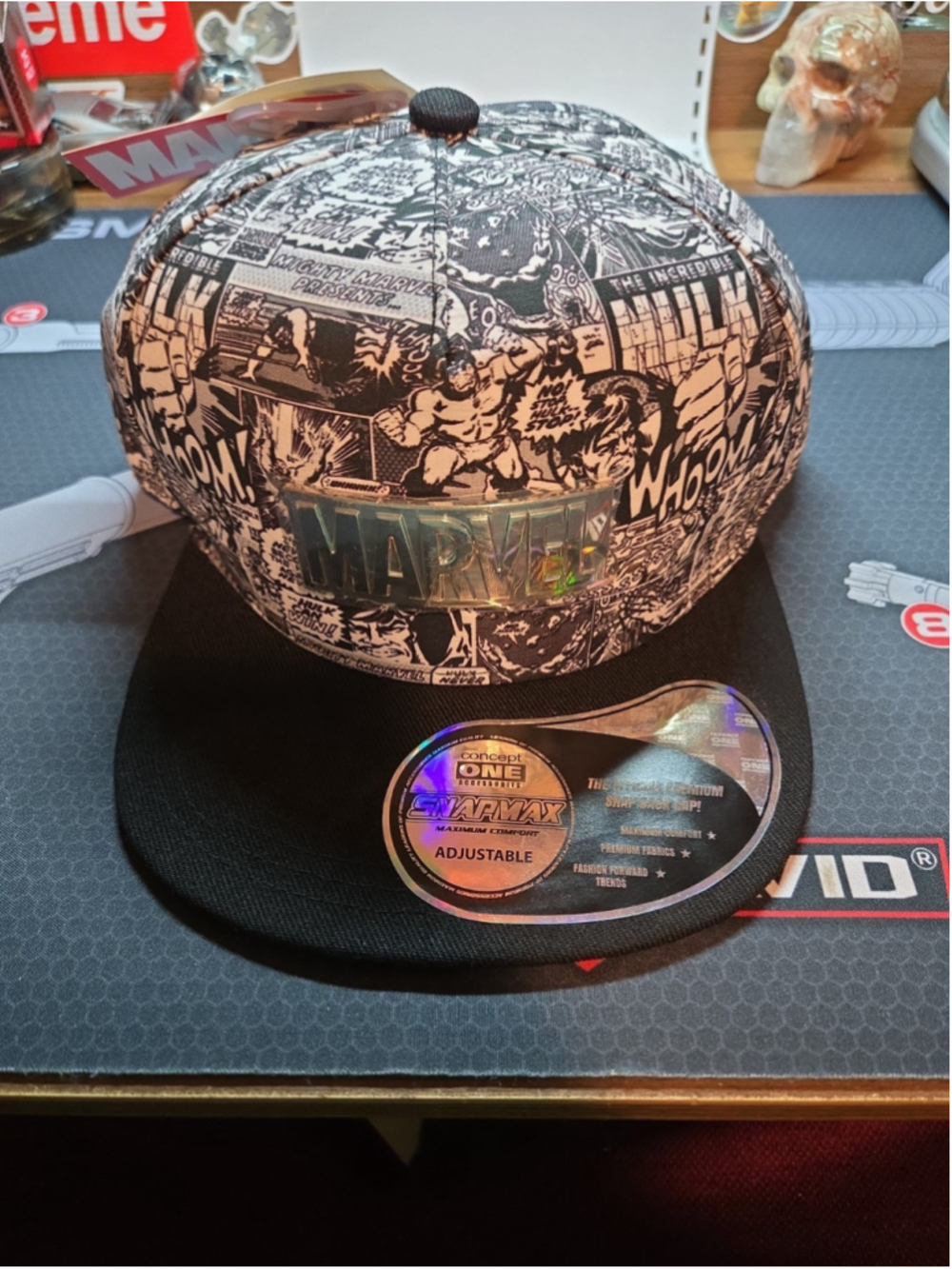Marvel Comic Print Snapback Hat Cap Black White Adjustable Metal Tag Badge - Picture 6 of 9